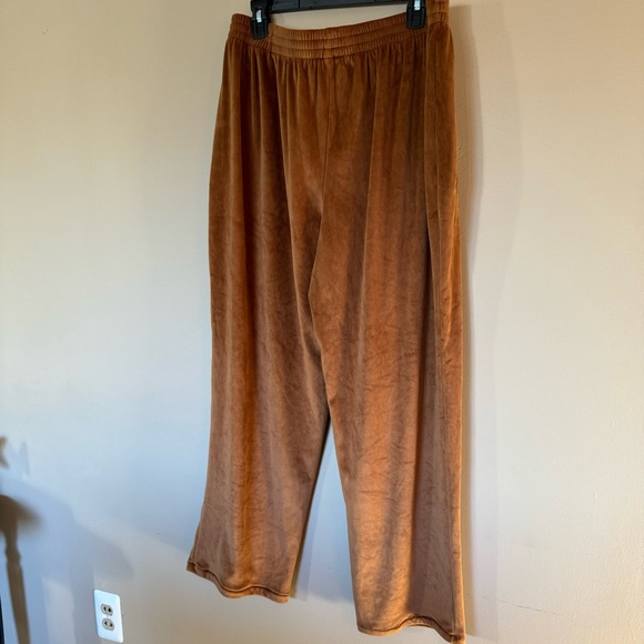 Skims Velour 2-Piece Track Suit Wide Leg - Picture 13 of 16